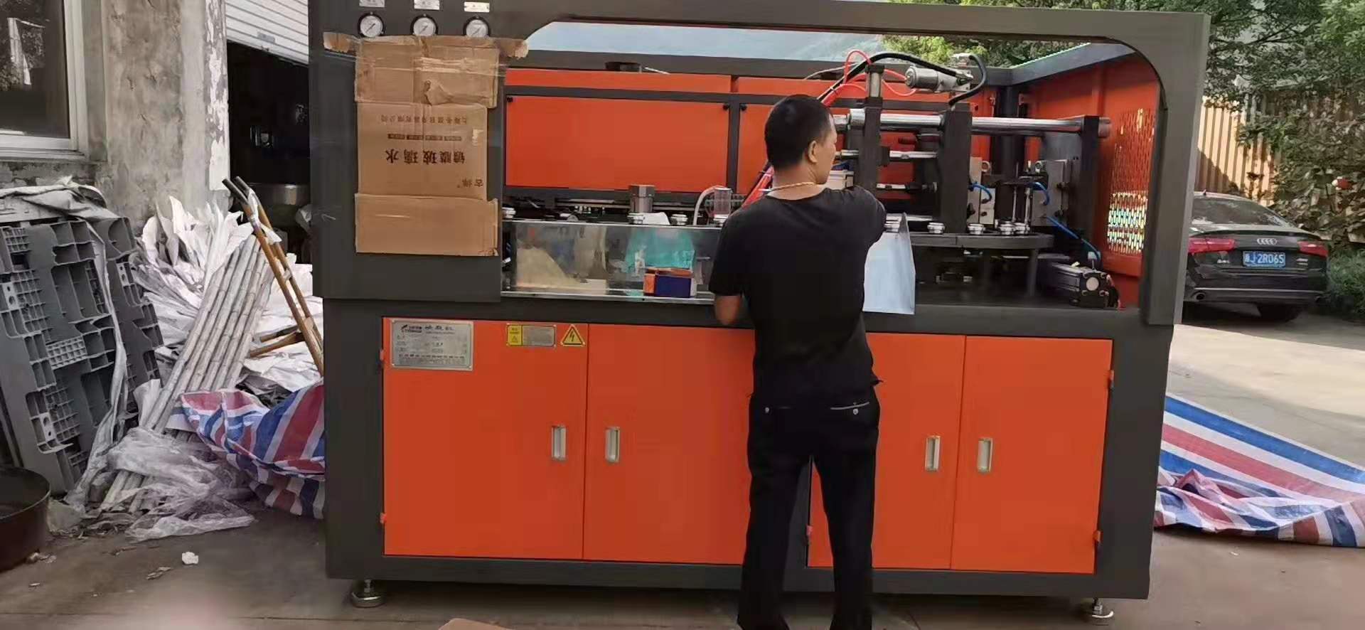 臺(tái)輝吹瓶機(jī)在吹瓶過(guò)程中遇到的這幾個(gè)問(wèn)題，你遇到過(guò)嗎？